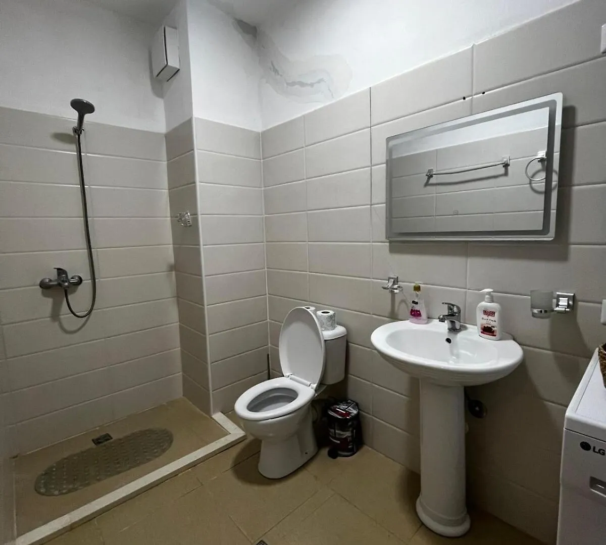 Sunflowers Apartment Golem  Albania