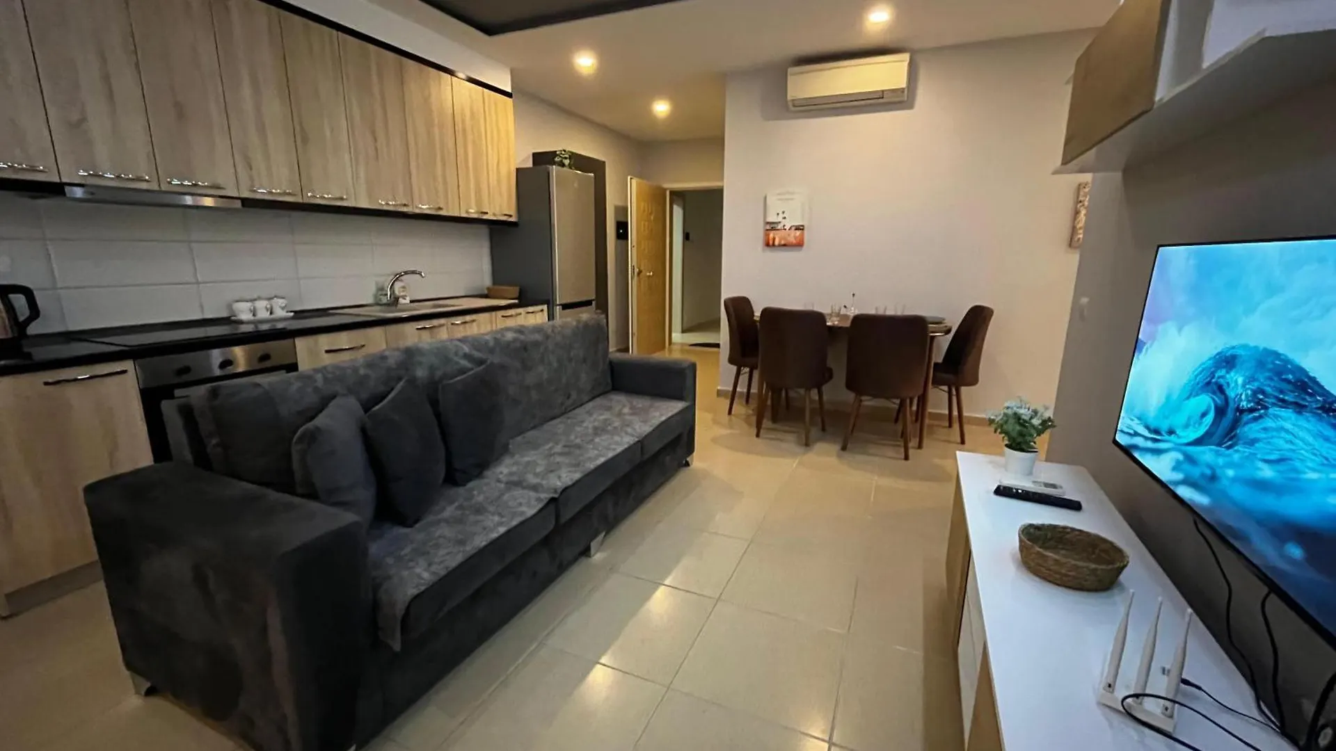 Sunflowers Apartment Golem  0*, Golem (Tirana) Albanie